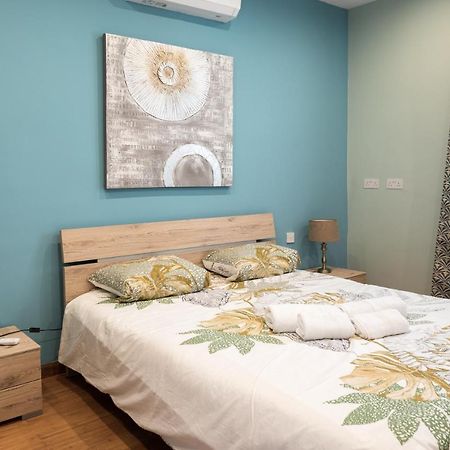 Entire Luxury Sliema Townhouse Steps From Beach Kültér fotó