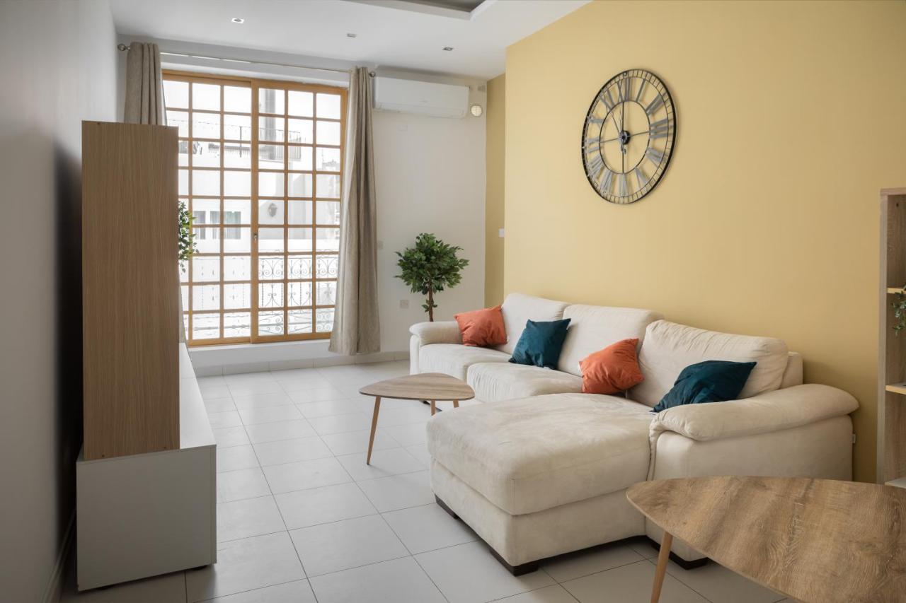 Entire Luxury Sliema Townhouse Steps From Beach Kültér fotó