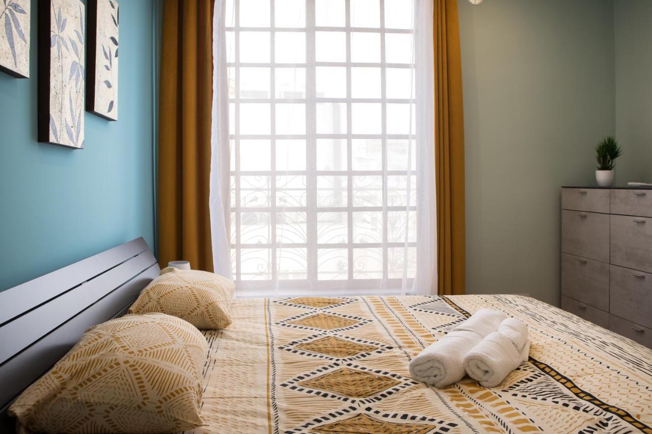 Entire Luxury Sliema Townhouse Steps From Beach Kültér fotó