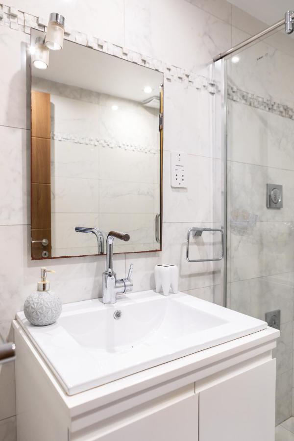 Entire Luxury Sliema Townhouse Steps From Beach Kültér fotó