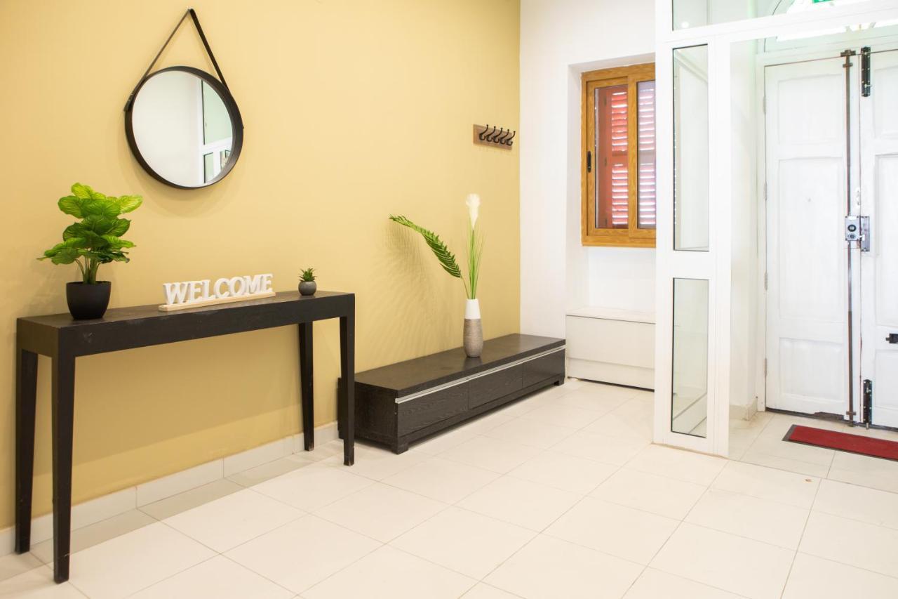 Entire Luxury Sliema Townhouse Steps From Beach Kültér fotó