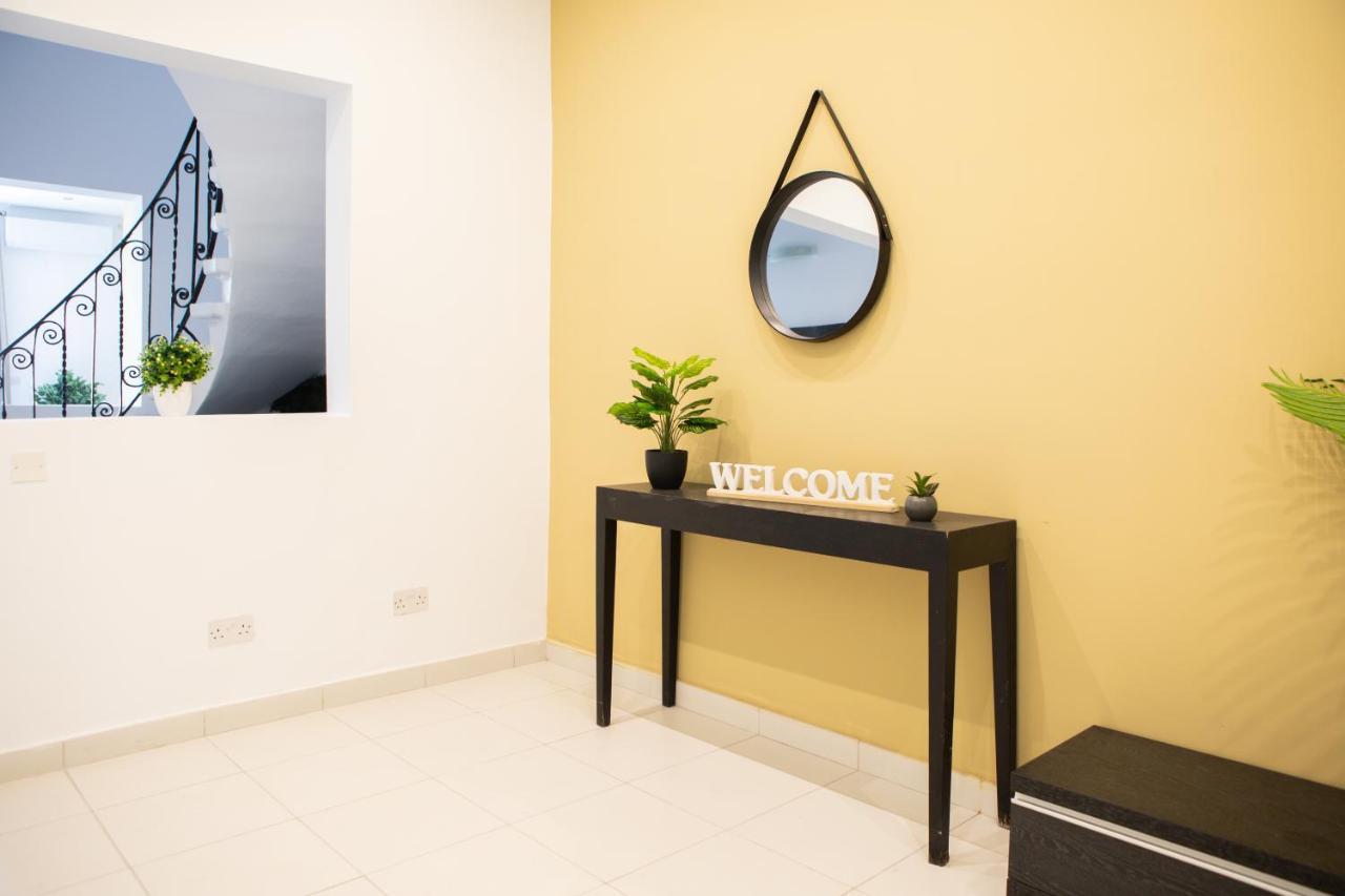 Entire Luxury Sliema Townhouse Steps From Beach Kültér fotó