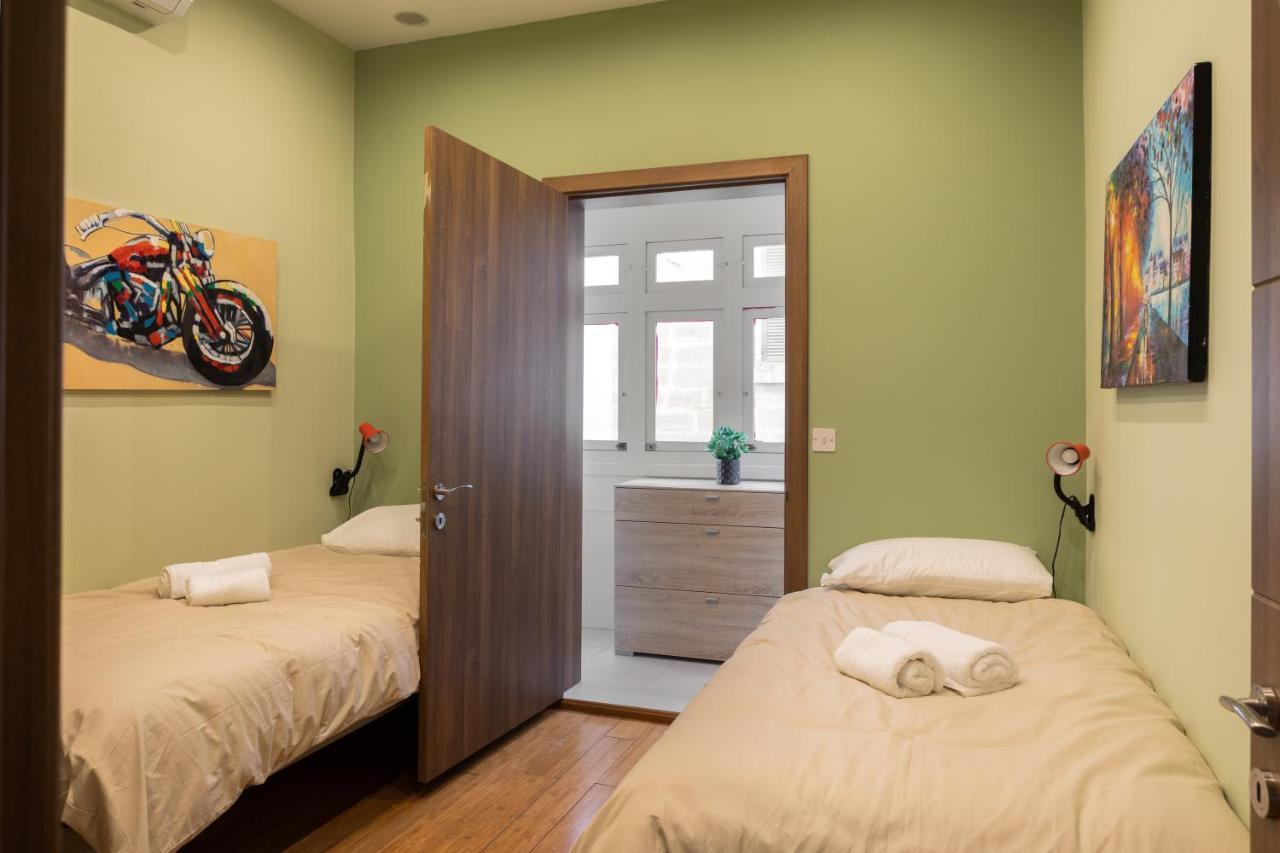 Entire Luxury Sliema Townhouse Steps From Beach Kültér fotó